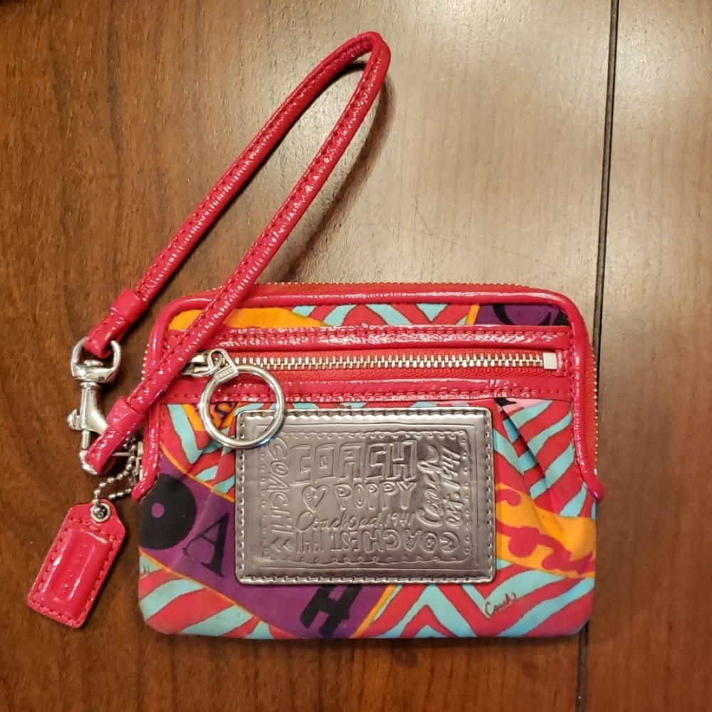 Coach Wristlet poppy
